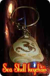 OM Shankha (Sea shell) keychain